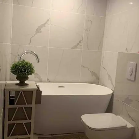 Piscine/jacuzzi Aux Portes De Paris. 别墅