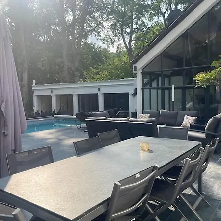 Piscine/jacuzzi Aux Portes De Paris. 别墅 *