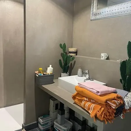 Piscine/jacuzzi Aux Portes De Paris. 拉莫赫莱