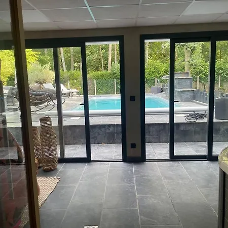 Piscine/jacuzzi Aux Portes De Paris. * 拉莫赫莱